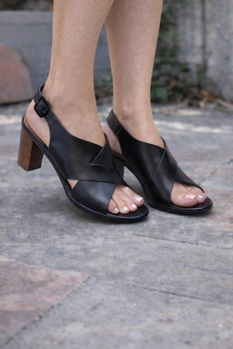 Clarks Deva Janie Black Leather Slingback Peep Toe Heels Shoes Size 10